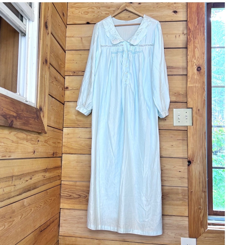 Vintage Nightgown Women Large Pastel Blue Smocked Embroidered Lace Maxi MCM